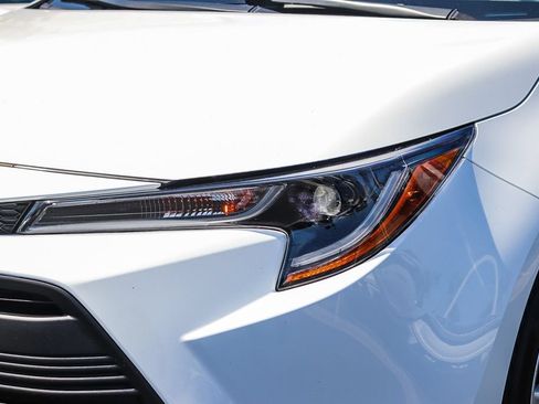 Used 2025 Toyota Corolla LE w/ LE Premium Package FWD image 10
