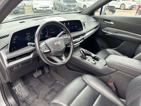 Used 2024 Cadillac XT4 Premium Luxury image 12