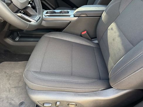 New 2026 Chevrolet Equinox EV LT image 18