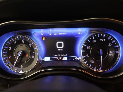 Used 2022 Chrysler 300 Touring image 23