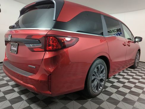 New 2026 Honda Odyssey Touring image 5