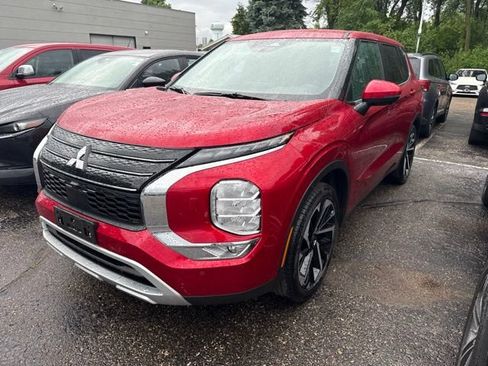 Used 2024 Mitsubishi Outlander SE AWD/4WD image 4
