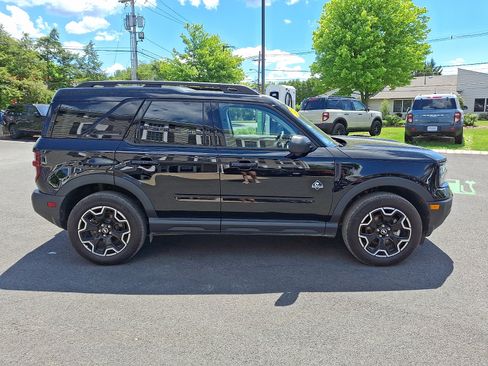 Used 2025 Ford Bronco Sport Outer Banks w/ Outer Banks Tech Package+ AWD/4WD image 4