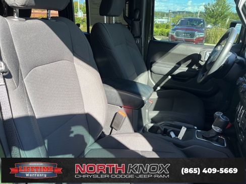 Used 2022 Jeep Wrangler Unlimited Sport image 26
