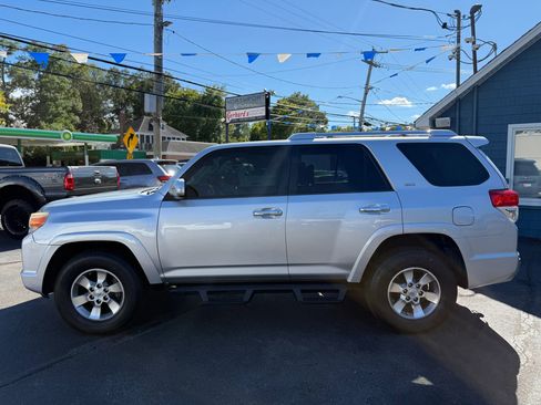 Used 2012 Toyota 4Runner SR5 image 10