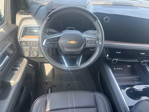 Used 2026 Chevrolet Suburban High Country AWD/4WD image 30