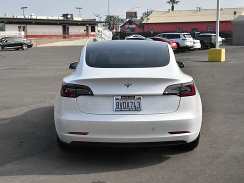 Used 2021 Tesla Model 3 Standard Range Plus image 7