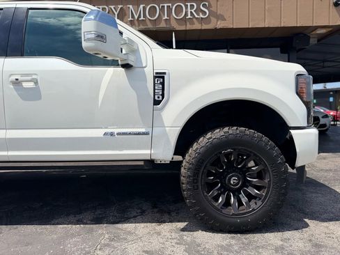 Used 2019 Ford F250 Lariat w/ Lariat Ultimate Package AWD/4WD image 15