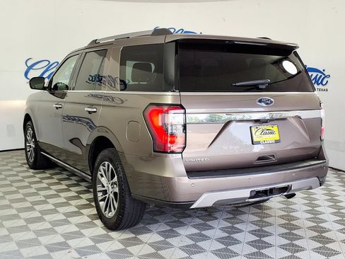 Used 2018 Ford Expedition Limited w/ Equipment Group 301A RWD image 2