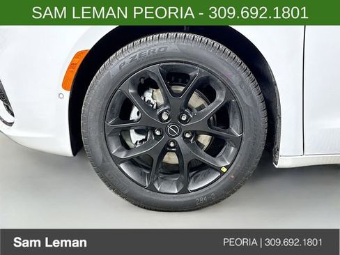 New 2026 Chrysler Pacifica Limited w/ S Appearance Package image 32