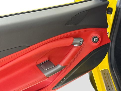 Used 2022 Ferrari F8 Tributo image 13