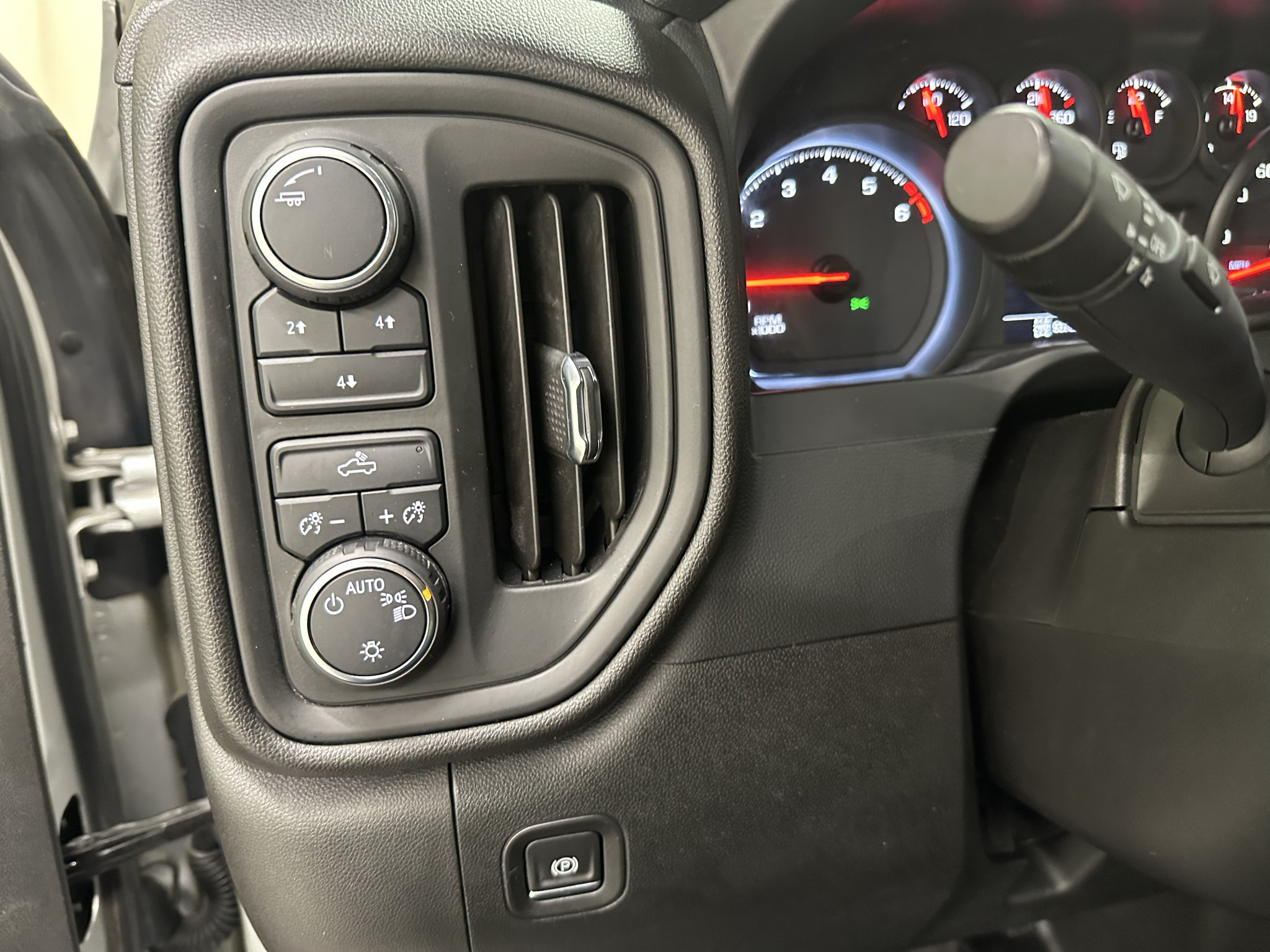 Certified 2021 Chevrolet Silverado 3500 W/T w/ WT Convenience Package AWD/4WD image 27