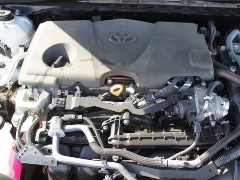 Used 2025 Toyota Camry XLE image 28