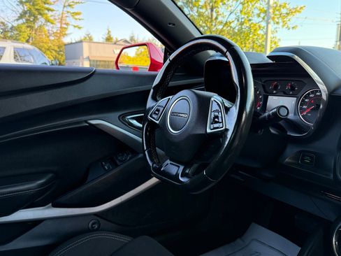 Used 2018 Chevrolet Camaro LT image 17