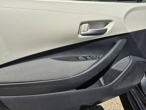 Used 2021 Toyota Corolla LE image 16