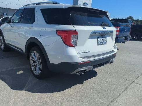 Used 2022 Ford Explorer Platinum w/ Equipment Group 601A image 5