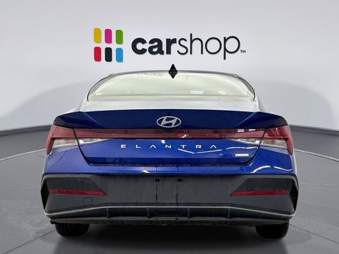 Used 2024 Hyundai Elantra Blue image 4