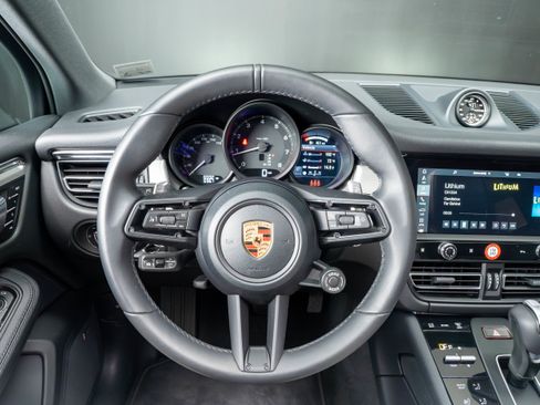 Certified 2026 Porsche Macan AWD/4WD image 22