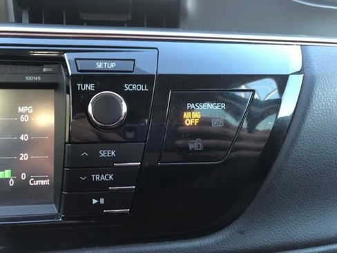 Used 2014 Toyota Corolla LE image 52