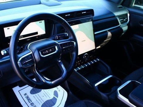 Used 2025 GMC Terrain Elevation image 3