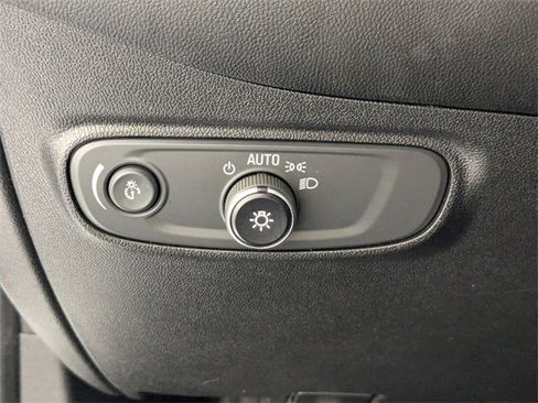 Used 2018 Chevrolet Equinox LT image 15