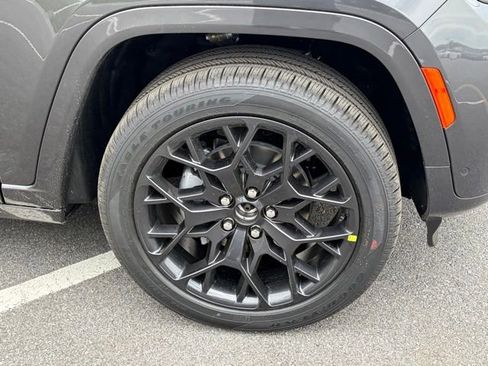 New 2026 Jeep Grand Cherokee Summit AWD/4WD image 10