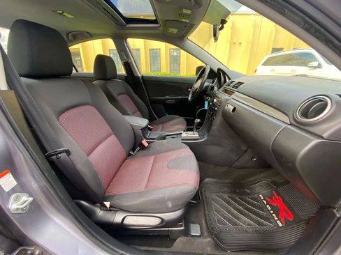 Used 2005 MAZDA MAZDA3 s w/ Moonroof & 6-CD Pkg FWD image 19