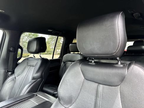 Used 2023 Jeep Wagoneer L Series III w/ Preferred Equipment Group image 25