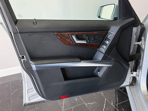 Used 2013 Mercedes-Benz GLK 350 4MATIC image 7