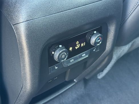 Used 2024 Chevrolet Traverse RS w/ LPO, Floor Liner Package image 29