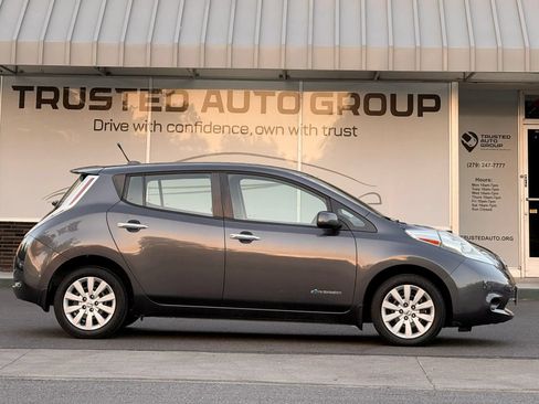 Used 2013 Nissan Leaf S FWD image 5