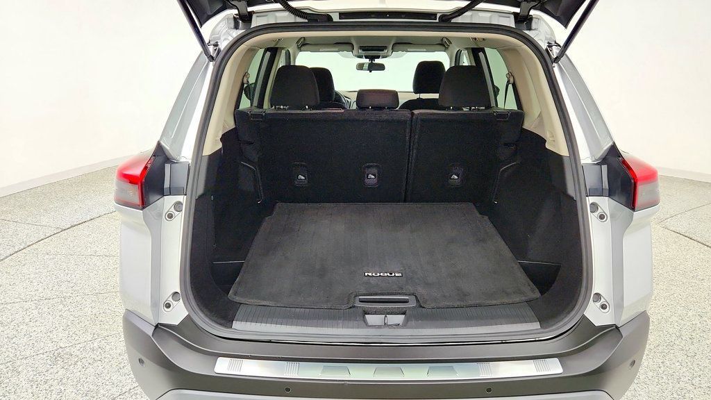 Used 2023 Nissan Rogue SV FWD image 21