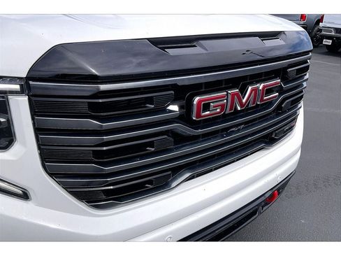 Used 2025 GMC Sierra 1500 AT4 w/ AT4 Premium Package AWD/4WD image 32