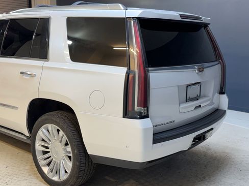 Used 2017 Cadillac Escalade Platinum AWD/4WD image 57