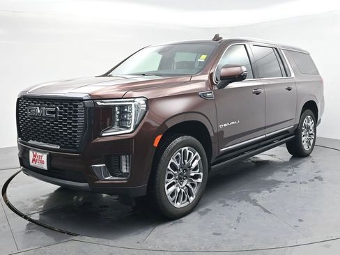 Used 2023 GMC Yukon XL Denali Ultimate image 1
