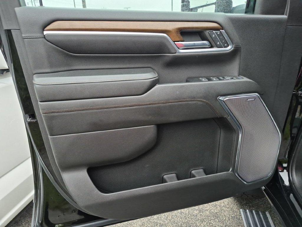 Used 2024 Chevrolet Silverado 2500 High Country w/ High Country Premium Package AWD/4WD image 10