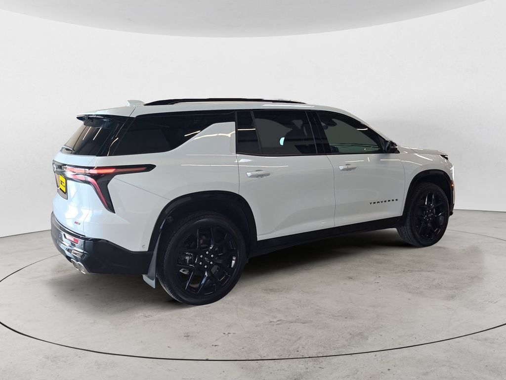 Certified 2026 Chevrolet Traverse RS w/ LPO, Floor Liner Package AWD/4WD image 5