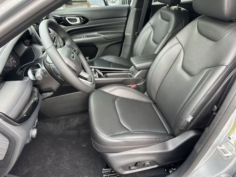 New 2026 Jeep Compass Limited image 13