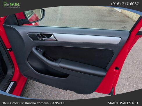 Used 2014 Volkswagen Jetta GLI Autobahn FWD image 26
