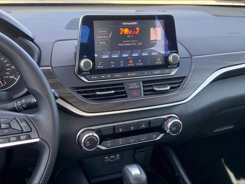 Used 2024 Nissan Altima 2.5 SV image 6