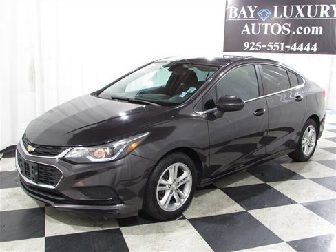 Used 2017 Chevrolet Cruze LT w/ Convenience Package image 24