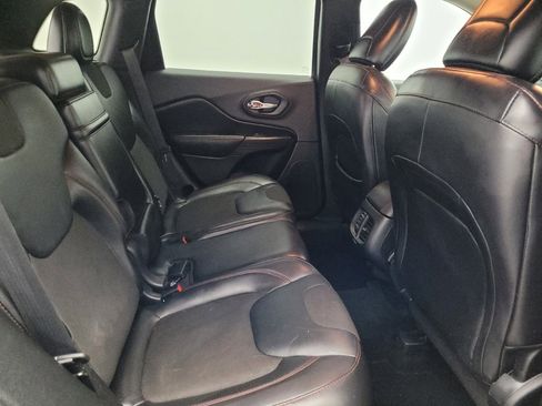 Used 2017 Jeep Cherokee Trailhawk AWD/4WD image 19