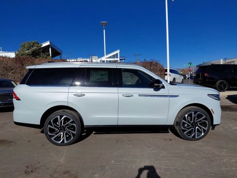 New 2026 Lincoln Navigator Reserve image 10