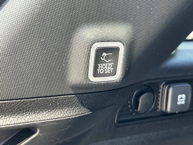 Used 2023 Jeep Grand Cherokee Altitude AWD/4WD image 12