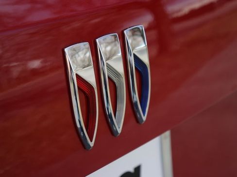 New 2025 Buick Envision Avenir image 8