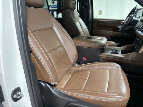 Used 2021 Chevrolet Suburban High Country image 25