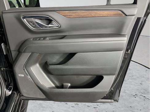 Used 2023 Chevrolet Suburban High Country w/ Advanced Technology Package AWD/4WD image 14
