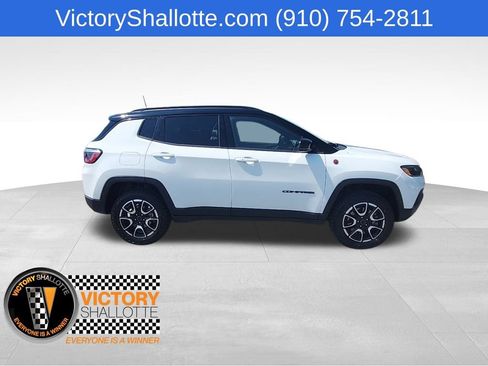 Certified 2025 Jeep Compass Trailhawk AWD/4WD image 27