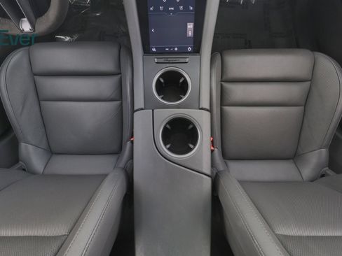 Used 2022 Porsche Taycan RWD image 27