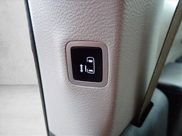 Used 2019 Chrysler Pacifica Touring-L FWD image 12